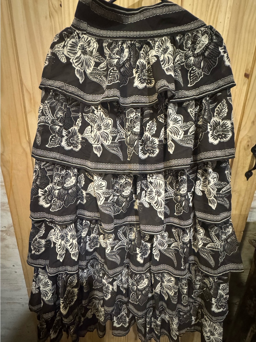 VICI floral tiered maxi skirt size XS - Picture 2 of 4